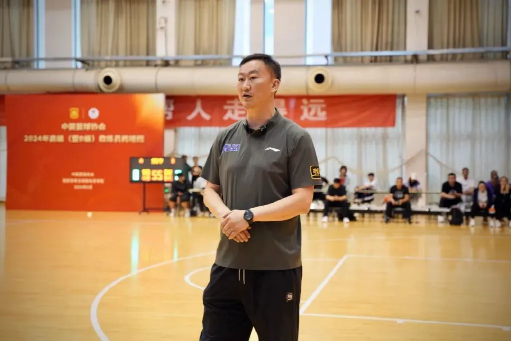 刻苦训练篮球时如何避免受伤的建议_2